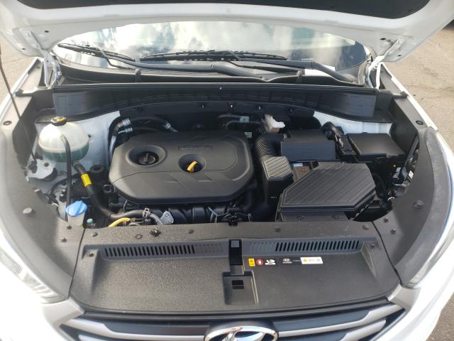 Photo 7 from auction – 2018 HYUNDAI TUCSON SE with VIN KM8J2CA40JU828251
