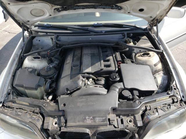 Photo 7 from auction – 2005 BMW 325 I with VIN WBAET37475NJ91141