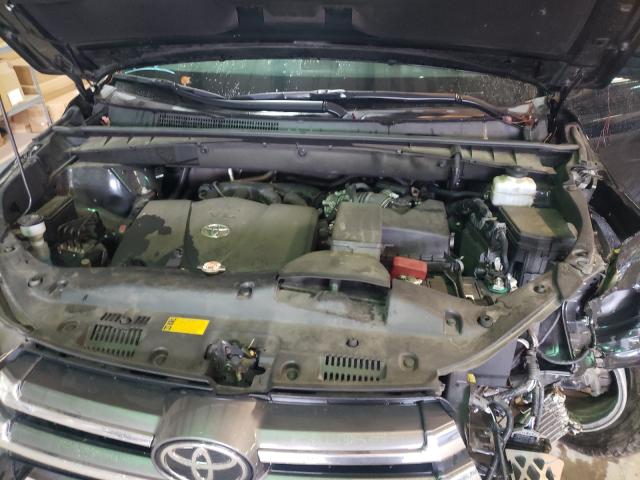 Photo 7 from auction – 2017 TOYOTA HIGHLANDER with VIN 5TDYZRFH3HS229484