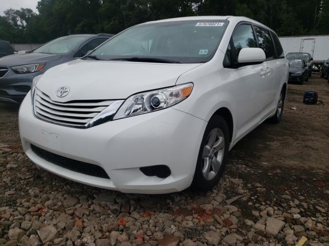 Photo 2 from auction – 2017 TOYOTA SIENNA LE with VIN 5TDKZ3DC4HS880942