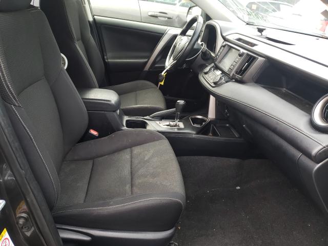 Photo 5 from auction – 2017 TOYOTA RAV4 XLE with VIN JTMRFREV4HJ123465