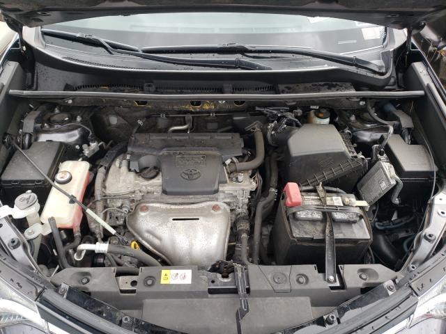 Photo 7 from auction – 2017 TOYOTA RAV4 XLE with VIN JTMRFREV4HJ123465
