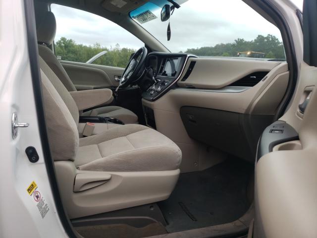 Photo 5 from auction – 2017 TOYOTA SIENNA LE with VIN 5TDKZ3DC4HS880942