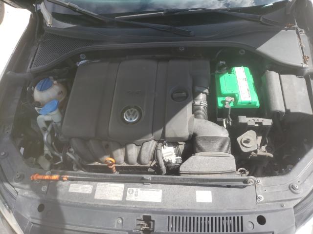 Photo 7 from auction – 2013 VOLKSWAGEN PASSAT S with VIN 1VWAP7A32DC035657