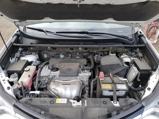 Photo 7 from auction – 2017 TOYOTA RAV4 XLE with VIN JTMRFREV6HJ169752