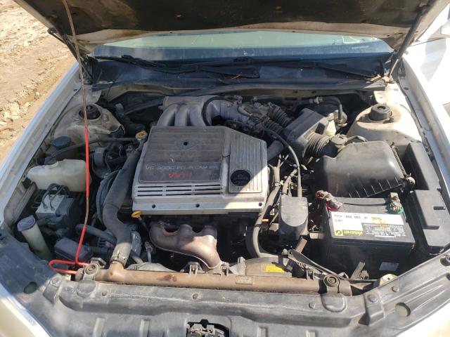 Photo 7 from auction – 2000 LEXUS ES 300 with VIN JT8BF28G3Y5097602