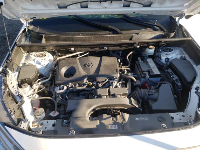 Photo 7 from auction – 2019 TOYOTA RAV4 XLE with VIN JTMP1RFV3KD523446