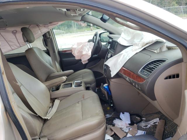 Photo 5 from auction – 2016 CHRYSLER TOWN & COU with VIN 2C4RC1BG9GR269290