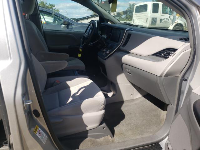 Photo 5 from auction – 2017 TOYOTA SIENNA LE with VIN 5TDKZ3DC7HS812943