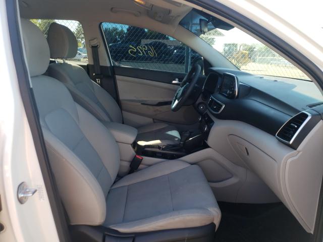 Photo 5 from auction – 2020 HYUNDAI TUCSON SE with VIN KM8J2CA43LU172792