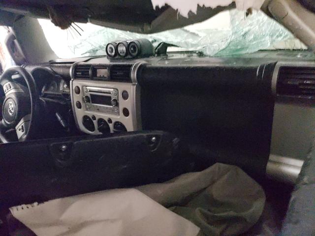 Photo 9 from auction – 2012 TOYOTA FJ CRUISER with VIN JTEBU4BF2CK136379