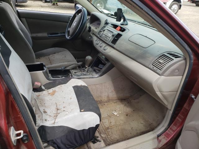 Photo 5 from auction – 2005 TOYOTA CAMRY LE with VIN 4T1BE32K35U031720