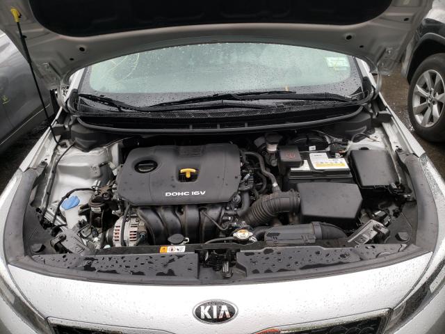 Photo 7 from auction – 2018 KIA FORTE LX with VIN 3KPFK4A79JE234640