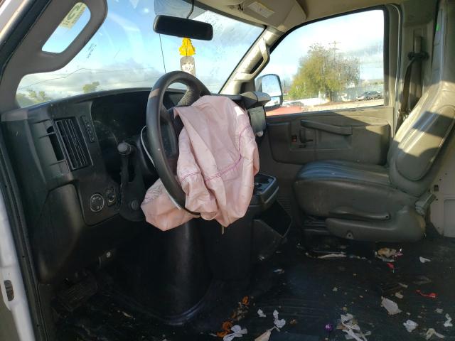 Photo 5 from auction – 2017 CHEVROLET EXPRESS G2 with VIN 1GCWGAFF2H1125224