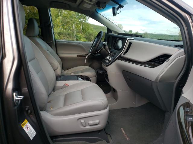 Photo 5 from auction – 2017 TOYOTA SIENNA XLE with VIN 5TDYZ3DC3HS879288
