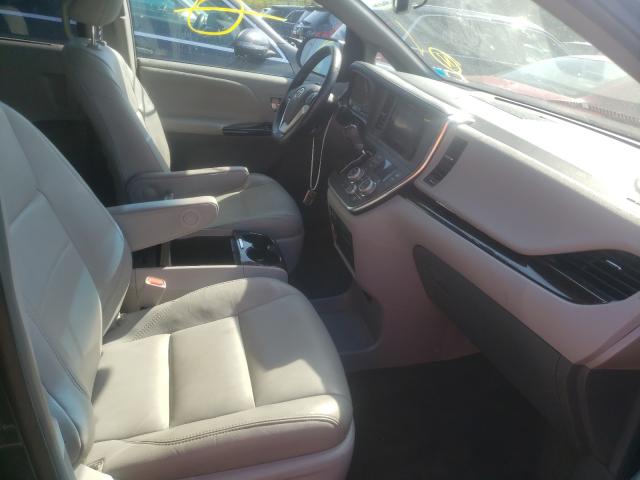 Photo 5 from auction – 2017 TOYOTA SIENNA XLE with VIN 5TDYZ3DC6HS830831