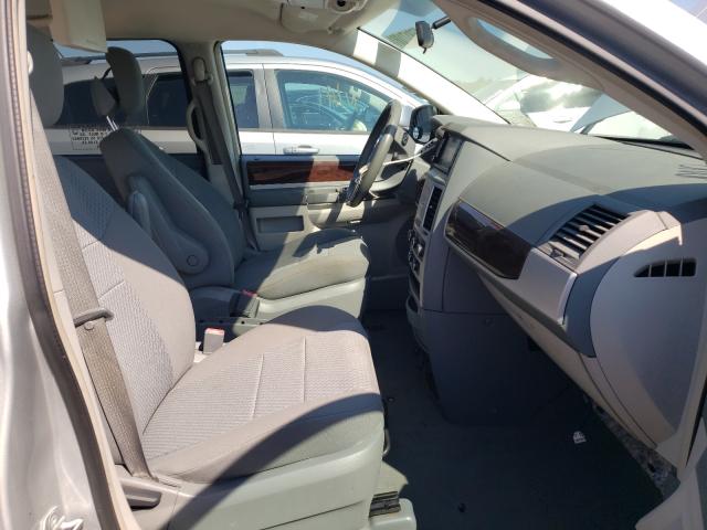 Photo 5 from auction – 2010 CHRYSLER TOWN & COU with VIN 2A4RR5D1XAR463312