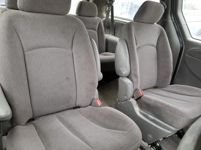 Photo 6 from auction – 2002 CHRYSLER TOWN & COU with VIN 2C4GP44372R501854