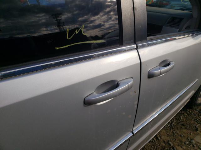 Photo 9 from auction – 2010 CHRYSLER TOWN & COU with VIN 2A4RR5D1XAR206778