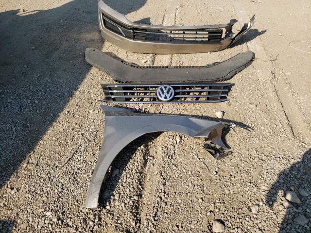 Photo 9 from auction – 2016 VOLKSWAGEN PASSAT SE with VIN 1VWBS7A31GC015469
