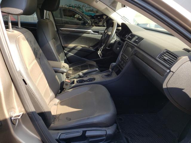 Photo 5 from auction – 2016 VOLKSWAGEN PASSAT SE with VIN 1VWBS7A31GC015469