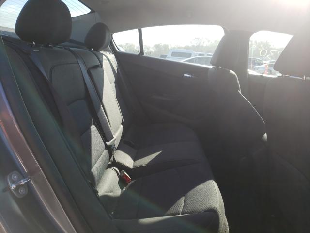 Photo 6 from auction – 2018 CHEVROLET CRUZE LT with VIN 1G1BE5SM6J7202902
