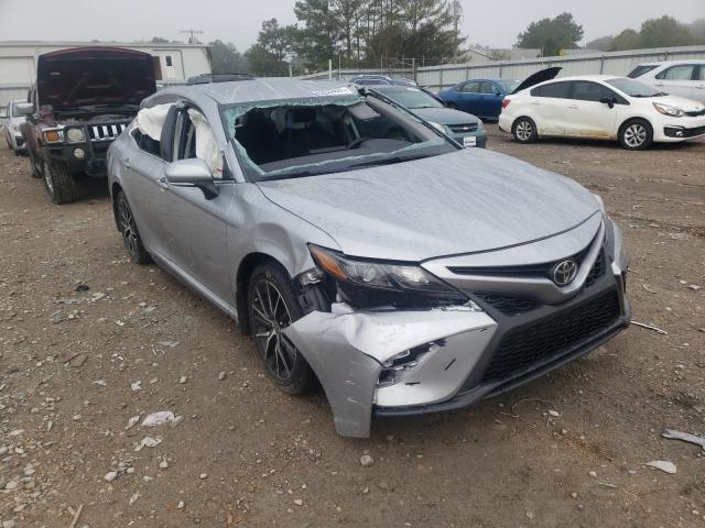 Photo 1 from auction – 2022 TOYOTA CAMRY SE with VIN 4T1G11AK2NU622791