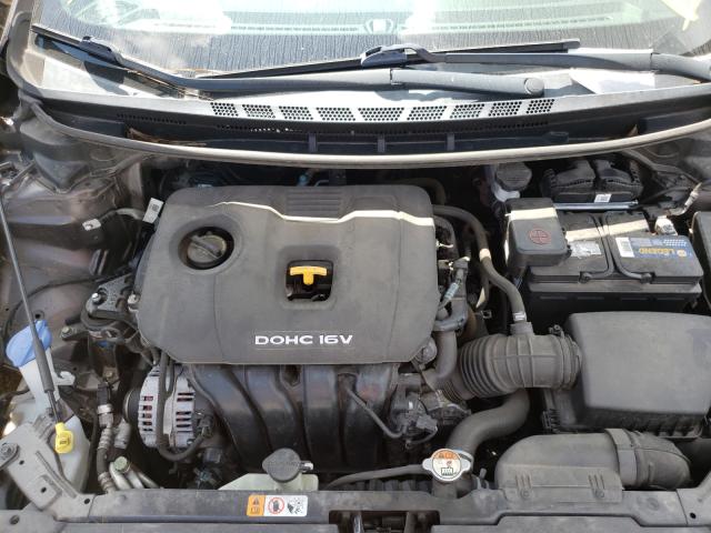 Photo 7 from auction – 2017 KIA FORTE LX with VIN 3KPFK4A73HE049509