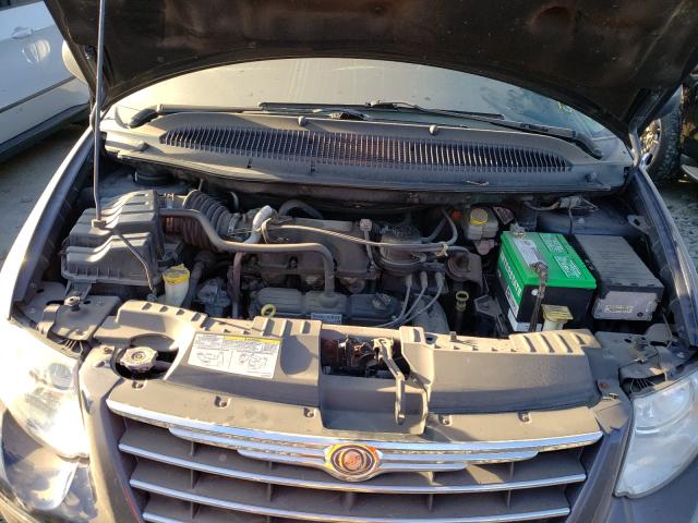 Photo 7 from auction – 2006 CHRYSLER TOWN & COU with VIN 2A4GP64LX6R739998