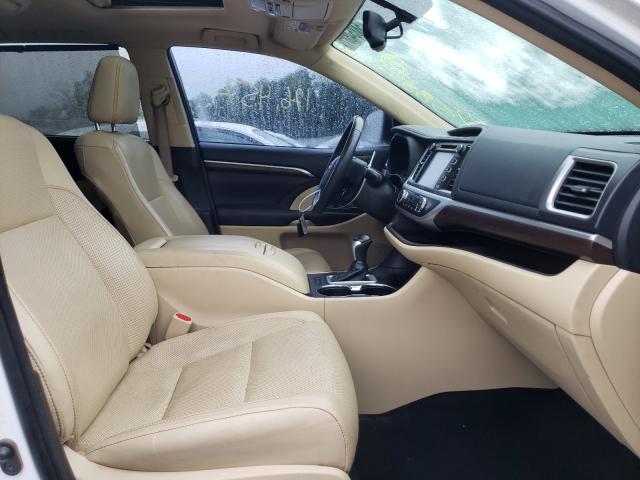 Photo 5 from auction – 2016 TOYOTA HIGHLANDER with VIN 5TDDKRFH9GS333849