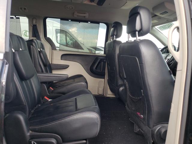 Photo 6 from auction – 2015 CHRYSLER TOWN & COU with VIN 2C4RC1BG4FR711620