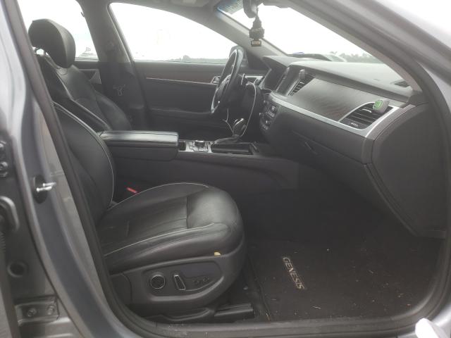 Photo 5 from auction – 2015 HYUNDAI GENESIS 5. with VIN KMHGN4JF2FU049174