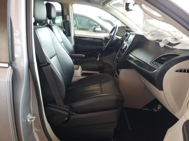 Photo 5 from auction – 2016 CHRYSLER TOWN & COU with VIN 2C4RC1BG5GR298947