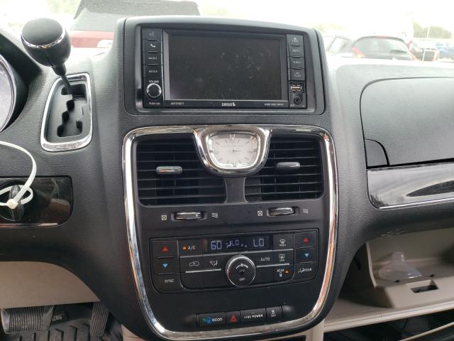 Photo 9 from auction – 2016 CHRYSLER TOWN & COU with VIN 2C4RC1BG0GR118497