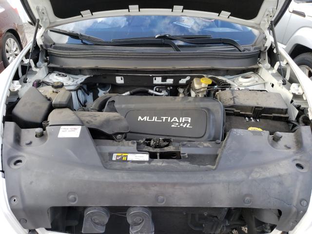 Photo 7 from auction – 2014 JEEP CHEROKEE L with VIN 1C4PJLCB8EW205662