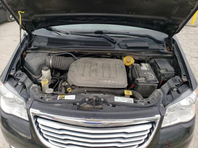 Photo 7 from auction – 2016 CHRYSLER TOWN & COU with VIN 2C4RC1BG0GR118497