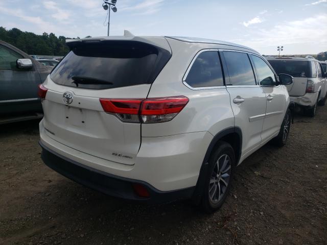 Photo 4 from auction – 2018 TOYOTA HIGHLANDER with VIN 5TDJZRFH2JS532618