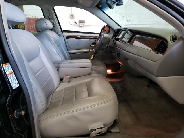 Photo 5 from auction – 2002 LINCOLN TOWN CAR S with VIN 1LNHM82WX2Y635928