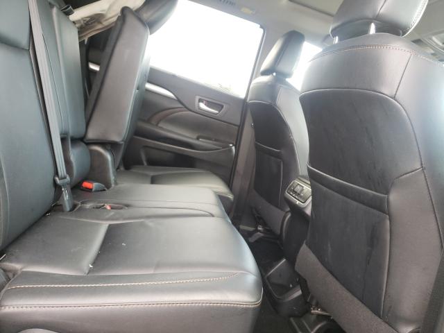 Photo 6 from auction – 2018 TOYOTA HIGHLANDER with VIN 5TDJZRFH2JS532618