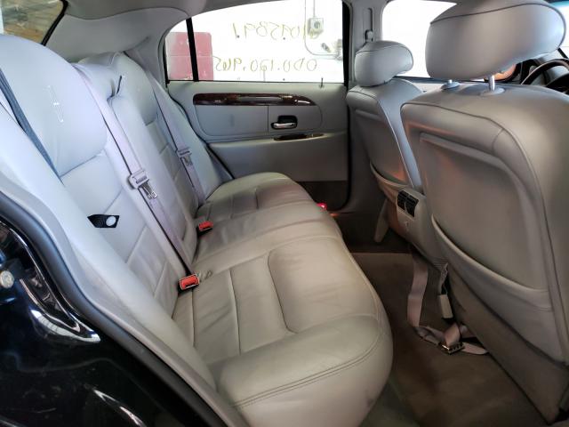 Photo 6 from auction – 2002 LINCOLN TOWN CAR S with VIN 1LNHM82WX2Y635928