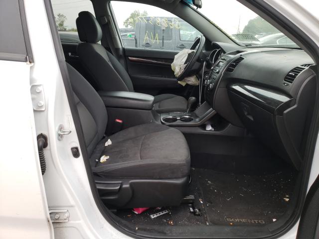 Photo 5 from auction – 2013 KIA SORENTO LX with VIN 5XYKTDA28DG405188