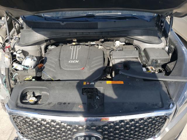 Photo 7 from auction – 2016 KIA SORENTO SX with VIN 5XYPKDA53GG012075