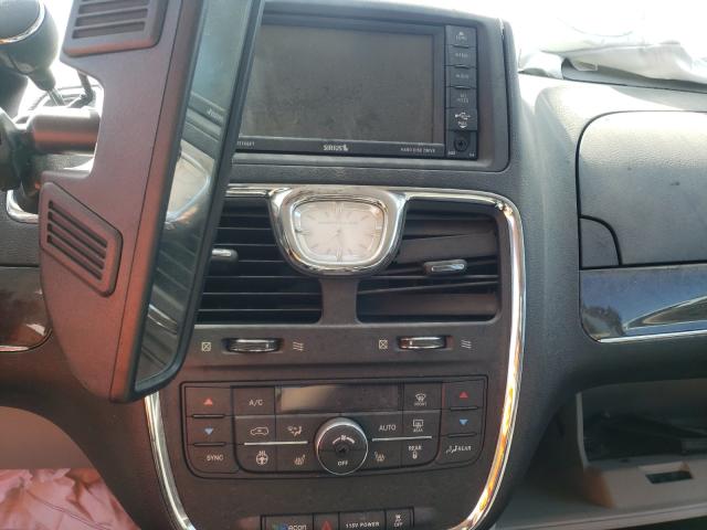 Photo 9 from auction – 2015 CHRYSLER TOWN & COU with VIN 2C4RC1CG8FR656748