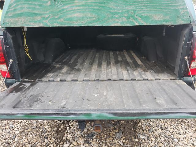Photo 9 from auction – 2006 CHEVROLET SILVERADO with VIN 1GCHK29UX6E286739