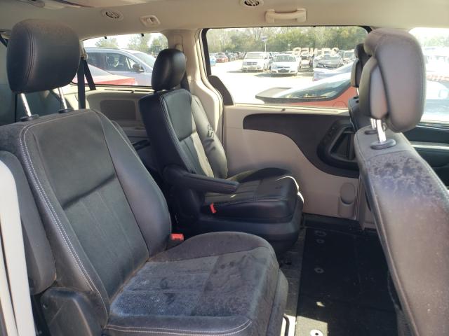 Photo 6 from auction – 2015 CHRYSLER TOWN & COU with VIN 2C4RC1CG8FR656748