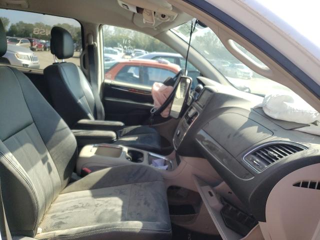 Photo 5 from auction – 2015 CHRYSLER TOWN & COU with VIN 2C4RC1CG8FR656748