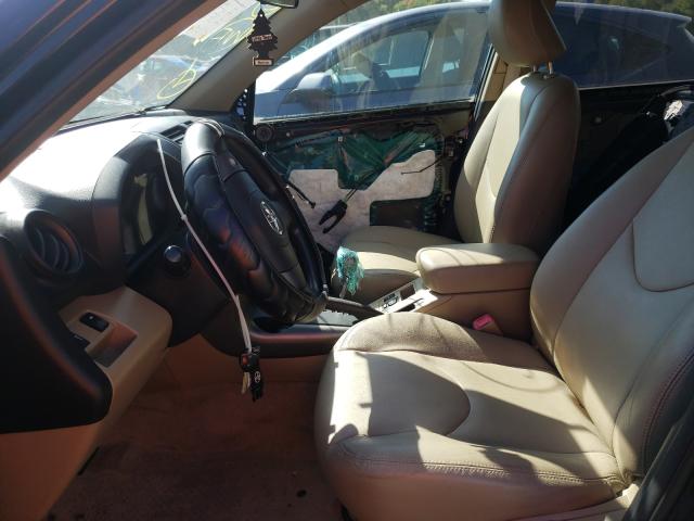 Photo 5 from auction – 2011 TOYOTA RAV4 with VIN JTMBF4DV0BD042166