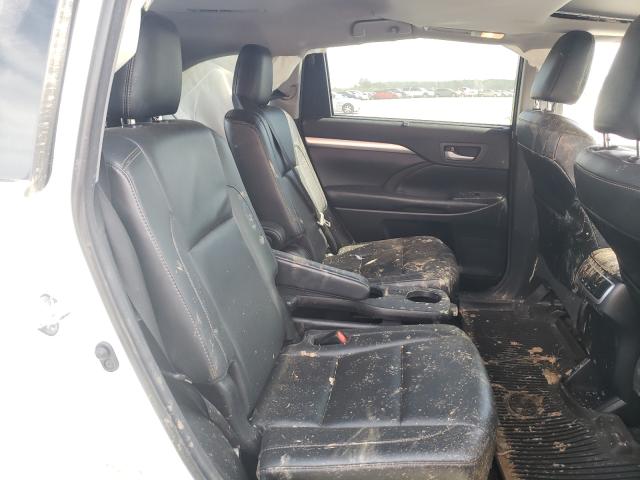 Photo 6 from auction – 2018 TOYOTA HIGHLANDER with VIN 5TDJZRFH0JS496895