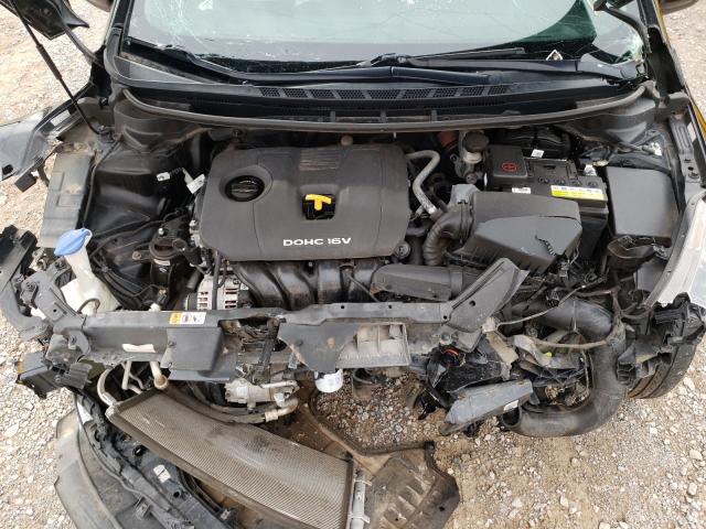 Photo 7 from auction – 2017 KIA FORTE LX with VIN 3KPFL4A71HE072400
