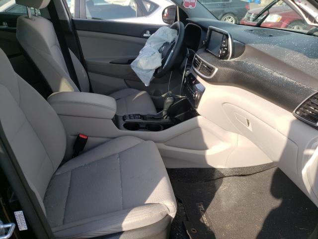 Photo 5 from auction – 2019 HYUNDAI TUCSON SE with VIN KM8J2CA41KU042511
